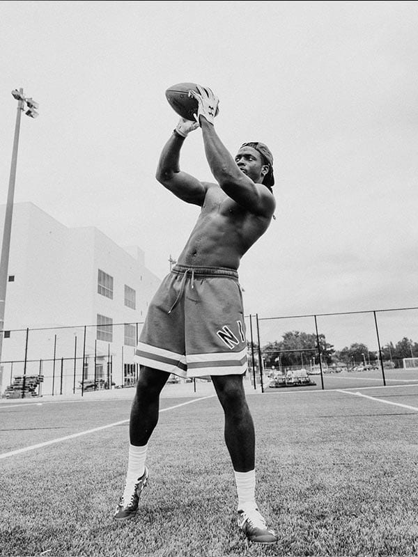 Melvin catching a pass